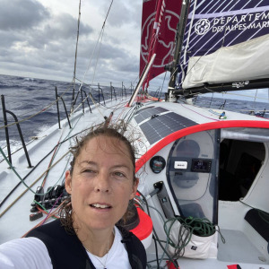 Alexia Barrier à bord de TSE - 4myPlanet pendant la 9e journée du Vendee Globe 