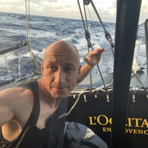 Armel Tripon poursuit sa course dans l'Atlantique Sud