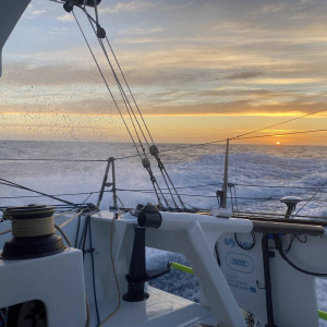 Coucher de soleil dans l'Océan Indien depuis le bateau Time For Oceans