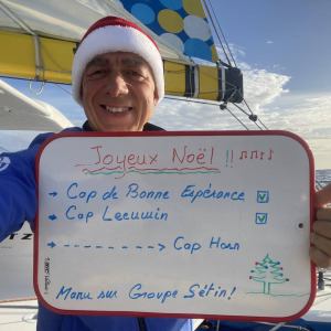 Manuel Cousin wishes you a merry christmas and does not lose forget his objectives