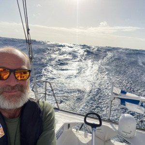 Ari Huusela profite de son aventure Vendée Globe à fond 