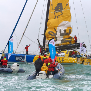 Arnaud Boissières lower his mainsail after his arrival at les Sables d'Olonne