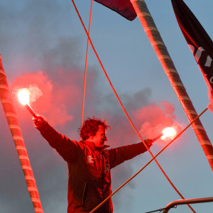 Didac celebrating with flares during his ascent of the channel