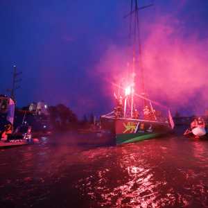 Miranda Merron enters into the channel of Les Sables d'Olonne at dawn