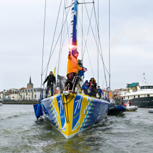 Manu Cousin begins his ascent of the channel