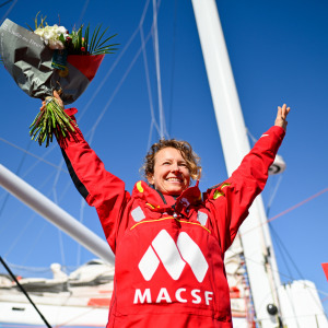 Isabelle Joschke rewarded with a bouquet of flowers 