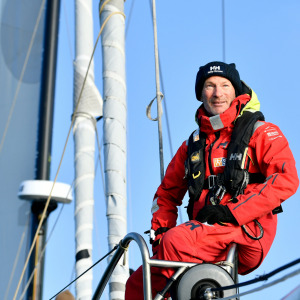 Ari à l'avant de son IMOCA STARK